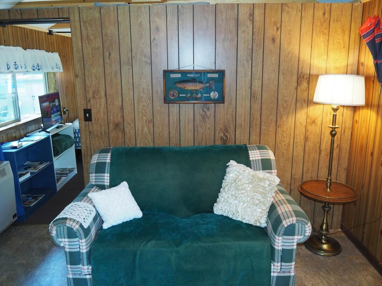Sleeping Bear Riverside Cabins - Cabin #1 Honor ภายนอก รูปภาพ